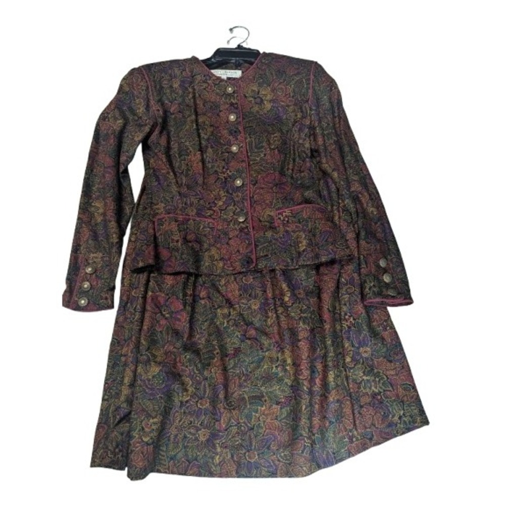 Vintage Nancy Johnson Tapestry Floral Skirt Suit Set Jacket & Skirt Made in USA‎